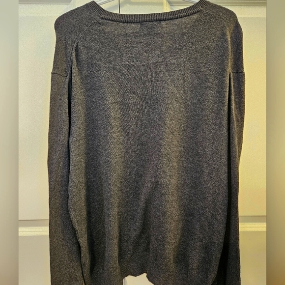 Gap Dark Heather Gray V-Neck  Sweater (Large) - Picture 2 of 3